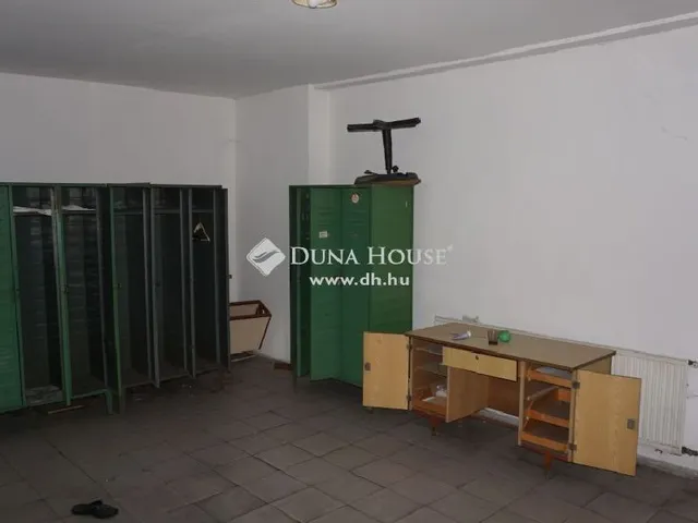 Kiadó kereskedelmi és ipari ingatlan Zalaegerszeg 1600 nm