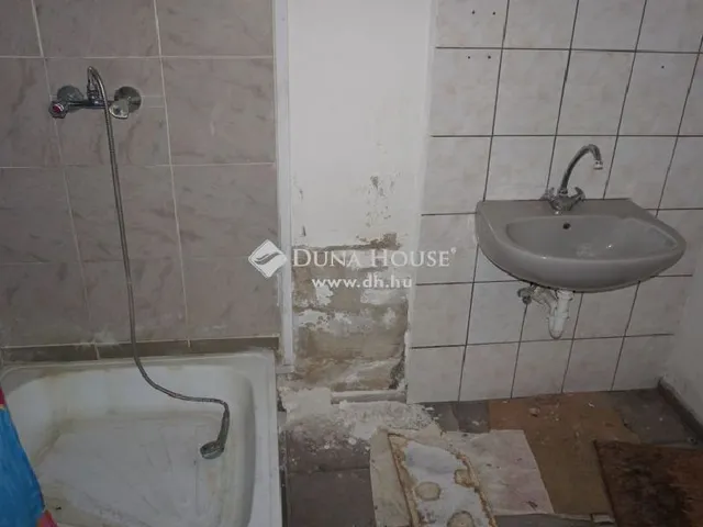 Kiadó kereskedelmi és ipari ingatlan Zalaegerszeg 1600 nm