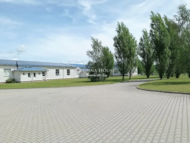 Eladó kereskedelmi és ipari ingatlan Zalaegerszeg 1710 nm