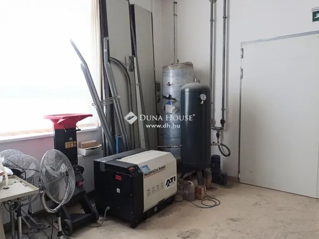 Eladó kereskedelmi és ipari ingatlan Zalaegerszeg 1710 nm