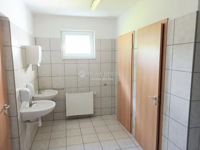 Eladó kereskedelmi és ipari ingatlan Zalaegerszeg 1710 nm