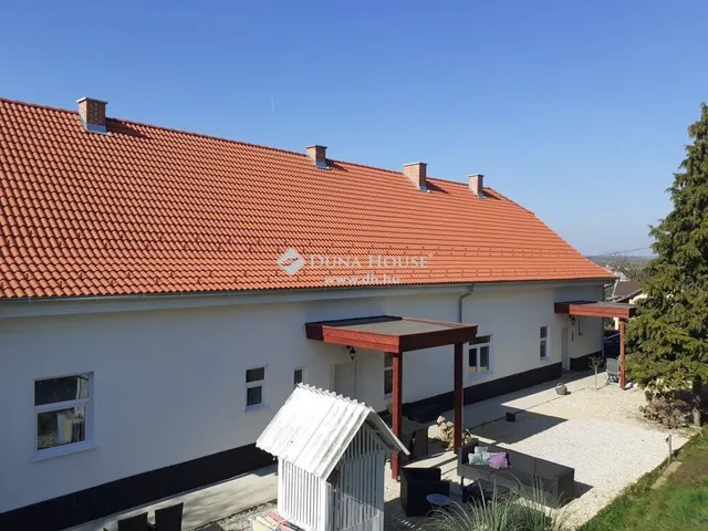 Eladó ház Söjtör 250 nm