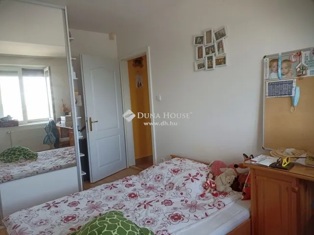Eladó lakás Teskánd 96 nm