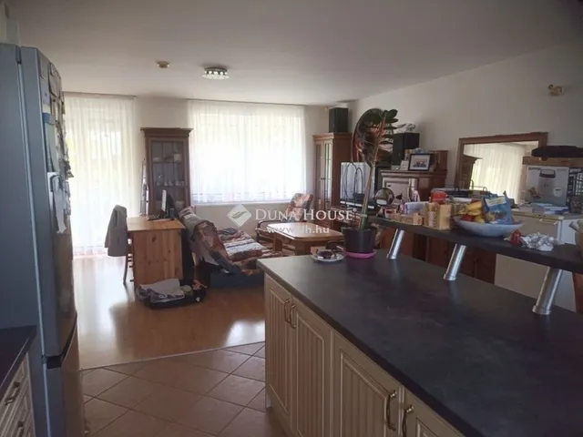 Eladó lakás Teskánd 96 nm