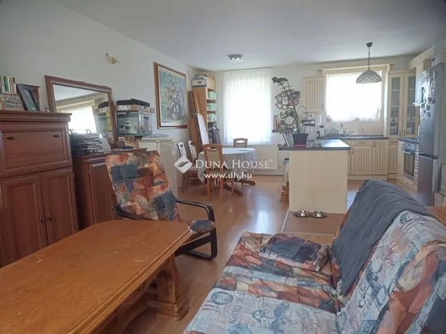 Eladó lakás Teskánd 96 nm