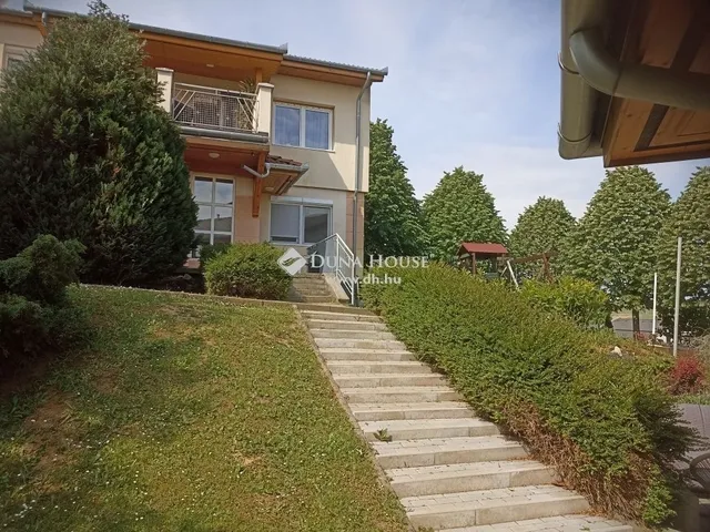 Eladó lakás Teskánd 96 nm