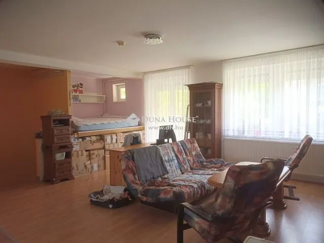 Eladó lakás Teskánd 96 nm