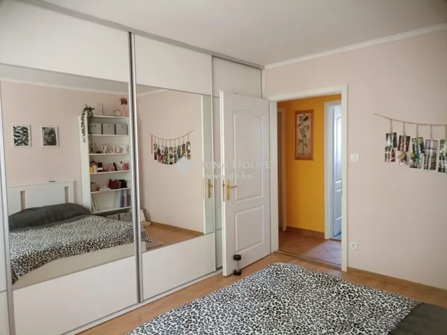 Eladó lakás Teskánd 96 nm