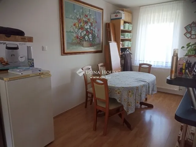 Eladó lakás Teskánd 96 nm