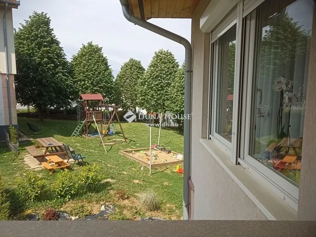 Eladó lakás Teskánd 96 nm