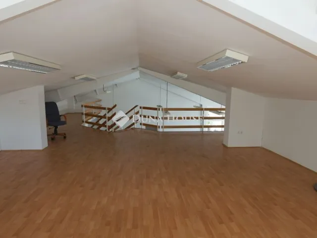 Kiadó kereskedelmi és ipari ingatlan Zalaegerszeg, Belváros 447 nm