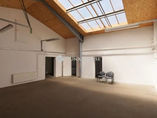 Kiadó kereskedelmi és ipari ingatlan Zalaegerszeg, Belváros 447 nm