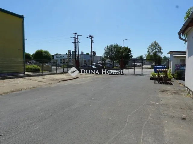 Kiadó kereskedelmi és ipari ingatlan Zalaegerszeg, Belváros 447 nm