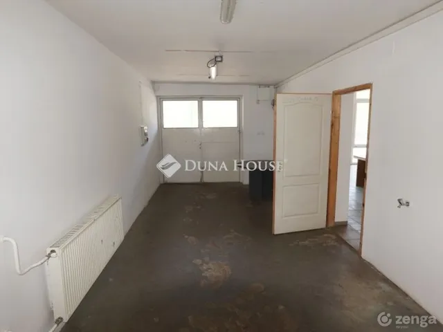 Kiadó kereskedelmi és ipari ingatlan Zalaegerszeg, Belváros 447 nm