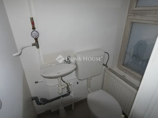 Kiadó kereskedelmi és ipari ingatlan Zalaegerszeg, Belváros 48 nm