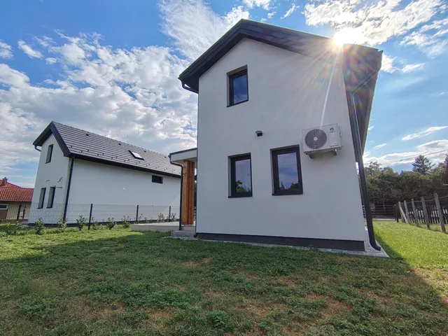 Eladó nyaraló Balatonkeresztúr 84 nm