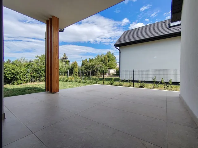 Eladó nyaraló Balatonkeresztúr 84 nm