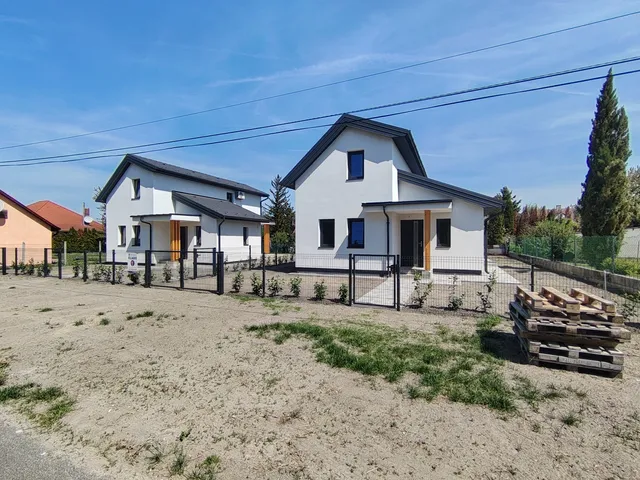 Eladó nyaraló Balatonkeresztúr 84 nm