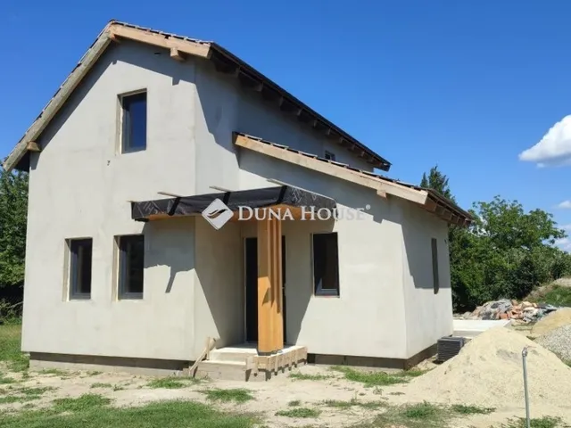 Eladó nyaraló Balatonkeresztúr 84 nm