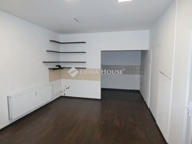 Kiadó kereskedelmi és ipari ingatlan Zalaegerszeg 32 nm