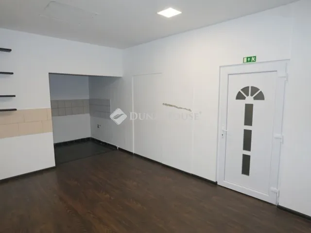 Kiadó kereskedelmi és ipari ingatlan Zalaegerszeg 32 nm