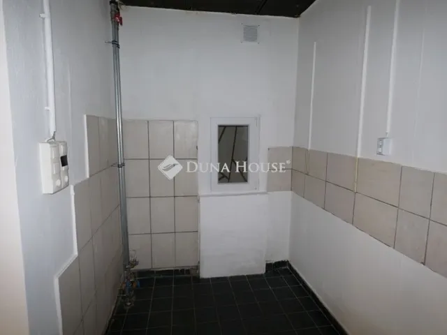 Kiadó kereskedelmi és ipari ingatlan Zalaegerszeg 32 nm