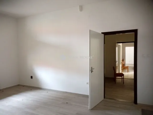 Eladó kereskedelmi és ipari ingatlan Nagykanizsa 281 nm