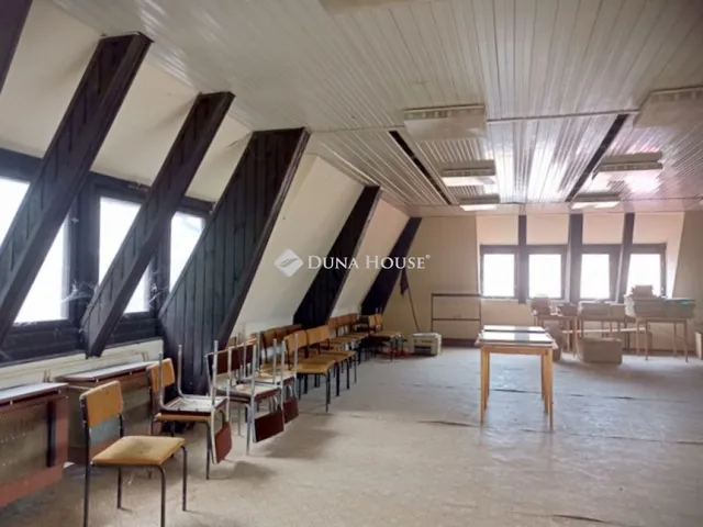 Eladó kereskedelmi és ipari ingatlan Nagykanizsa 281 nm