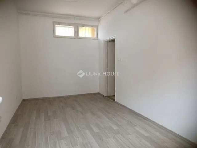 Eladó kereskedelmi és ipari ingatlan Nagykanizsa 281 nm