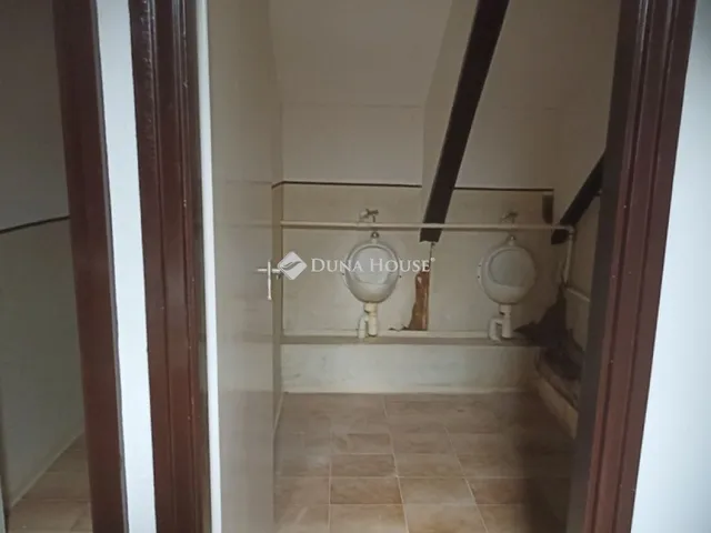 Eladó kereskedelmi és ipari ingatlan Nagykanizsa 281 nm