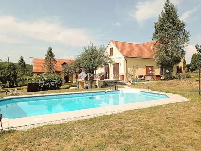 Eladó ház Páka 240 nm