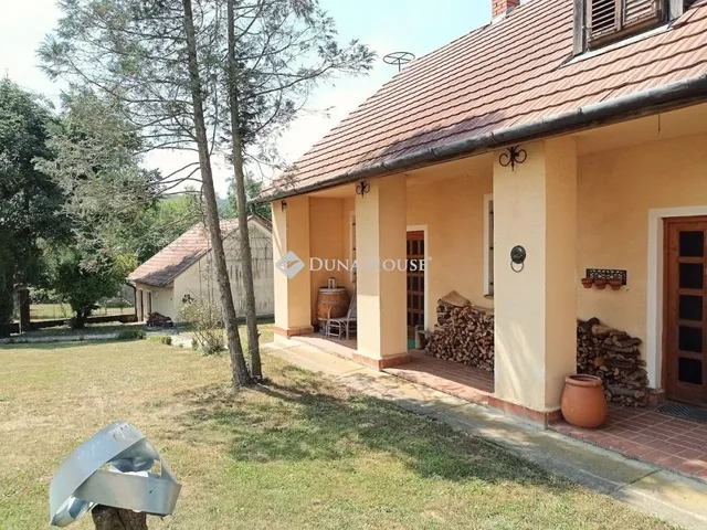 Eladó ház Páka 240 nm