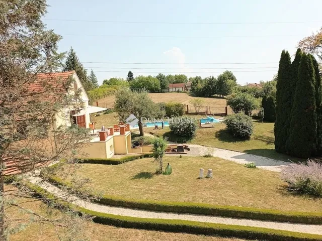 Eladó ház Páka 240 nm