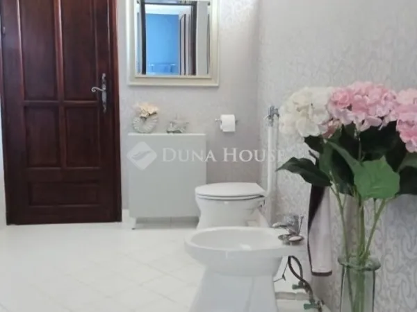 Eladó ház Páka 240 nm