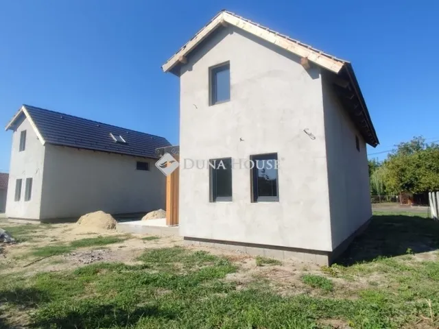Eladó üdülő és hétvégi ház Balatonkeresztúr 84 nm