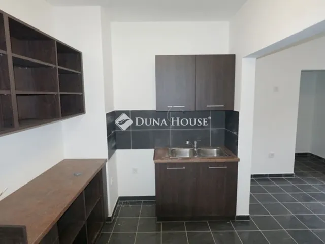 Eladó kereskedelmi és ipari ingatlan Zalaszentiván 230 nm