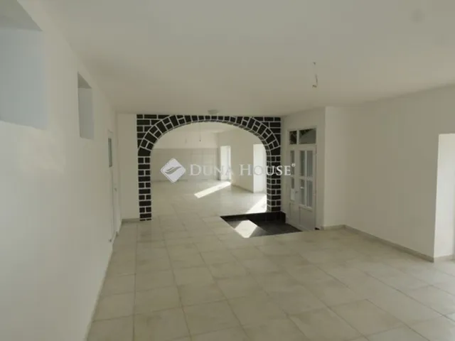 Eladó kereskedelmi és ipari ingatlan Zalaszentiván 230 nm