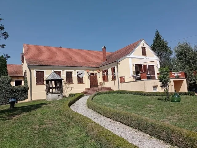 Eladó ház Páka 240 nm