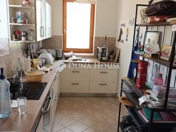 Eladó ház Páka 240 nm