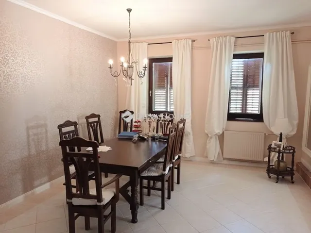 Eladó ház Páka 240 nm