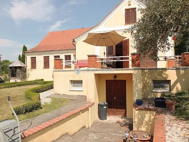 Eladó ház Páka 240 nm