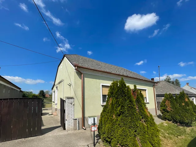 Eladó ház Hosszúpereszteg 145 nm