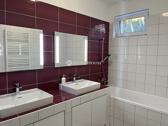 Eladó lakás Zalaegerszeg, Landorhegy 250 nm