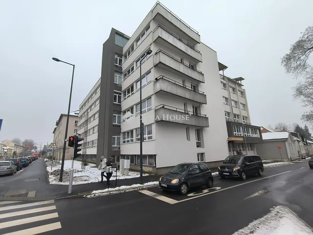 Kiadó kereskedelmi és ipari ingatlan Zalaegerszeg, Belváros 20 nm