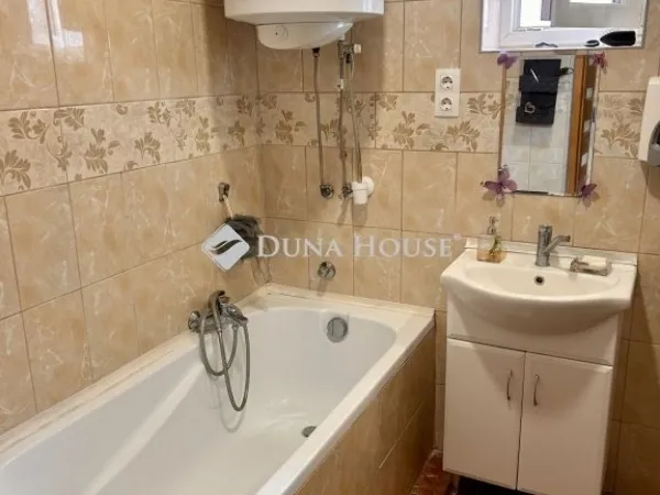 Eladó ház Batyk 165 nm