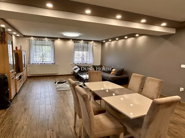 Eladó ház Batyk 165 nm