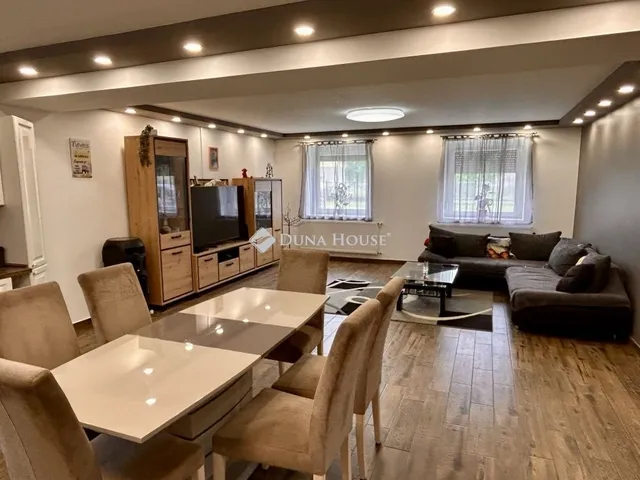 Eladó ház Batyk 165 nm