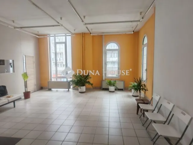 Eladó kereskedelmi és ipari ingatlan Zalaegerszeg, Belváros 74 nm