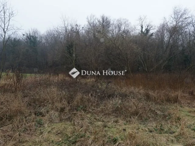 Eladó telek Nemesapáti 550 nm