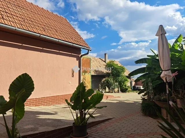 Eladó ház Nagyharsány 190 nm